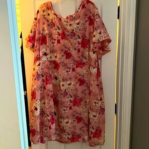 Beautiful and flirty pink dress with pockets!